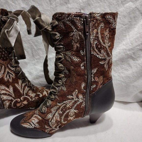 🌍 Poetic Licence || 2.5" Lady Victoria Boots - Picture 6 of 12